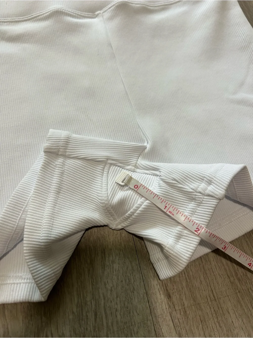 ALO YOGA GODDESS RIBBED HIGH-WAIST HOT SHORT WHITE small NWOT